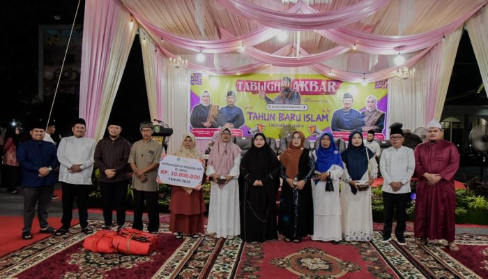 Hadiri Tabligh Akbar, Bupati Serahkan Bantuan untuk Masyarakat Mandau