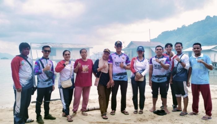 Jaga Keindahan Pantai, Pemdes Sri Tanjung Ikut Gotong Royong di Pantai Lue