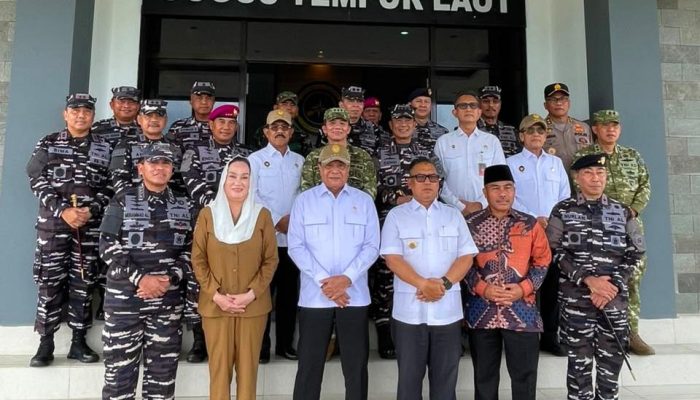 Anggota DPRD Kepri Mustamin Bakri Dampingi Menko Polkam Djamari Chaniago Kunjungi Natuna
