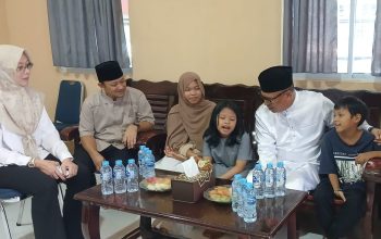 Wagub Kepri Nyanyang Jenguk Tiga Kakak Beradik Viral, Pastikan Dapat Pendidikan melalui Sekolah Rakyat