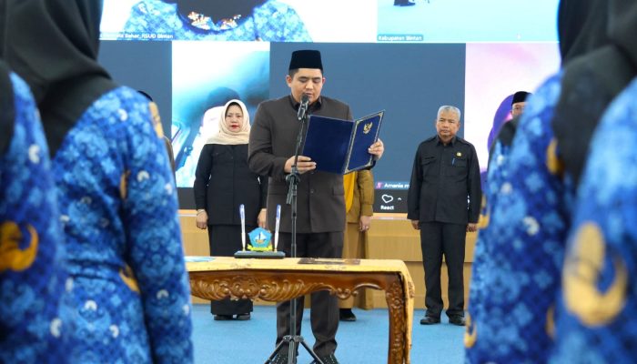 Bupati Bintan Resmi Lantik 40 PNS dan Jabatan Fungsional