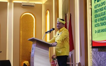 Ketua DPD I Partai Golkar Provinsi Kepulauan Riau, Dr. Ade Angga, secara resmi membuka Musyawarah Daerah (Musda) VI DPD II Partai Golkar Kota Tanjungpinang di Hotel Alture, Minggu (5/7/2026). (Foto: Ist)