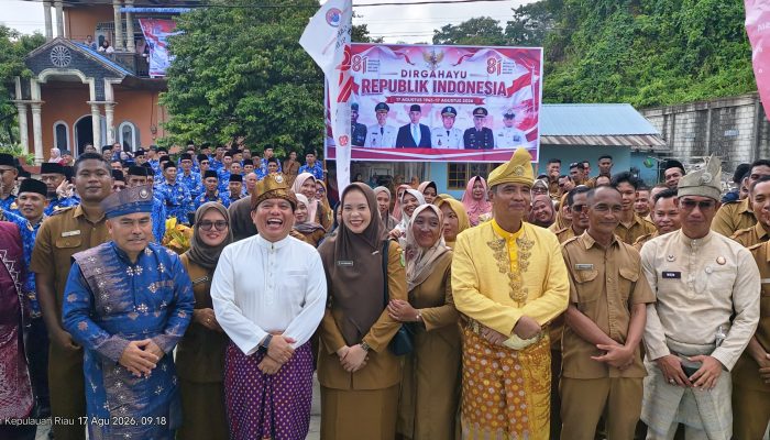 Kepala BPPD Kepri Doli Boniara Hadiri Upacara HUT ke-81 RI di PLBN Serasan