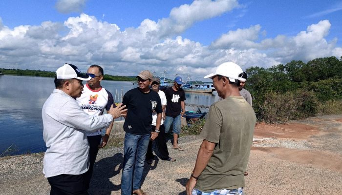Mustamin Bakri Kawal Perbaikan Jalan Pring–Penagi, Siapkan Dana Pokir Rp200 Juta