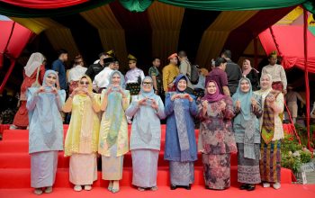 Hari Jadi ke-69 Riau, Kasmarni Ajak Jaga Persatuan dan Kekompakan Seluruh Elemen