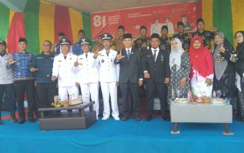 Ahmad Nasahiruddin Bacakan Teks Proklamasi di Upacara HUT ke-81 RI Desa Rejai