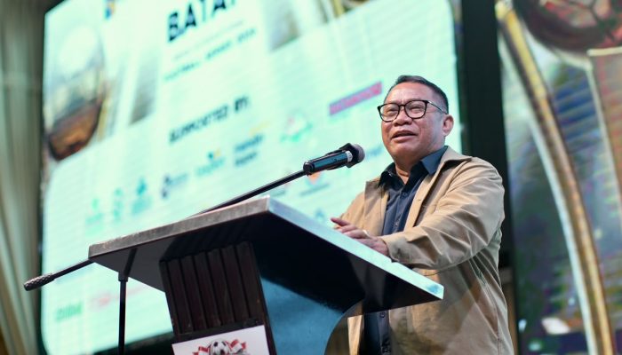 Fary Francis Tutup Batam Prime International Football Series 2026