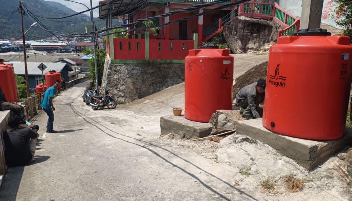 Terima Bantuan Dua Unit Penguin Penampung Air Bersih, Kades Sri Tanjung Ucapkan Terima Kasih kepada Kajari Kepulauan Anambas
