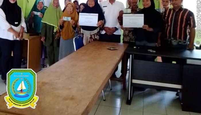 Penyaluran BLT Bulan September, 19 Keluarga di Desa Telaga Terima Bantuan