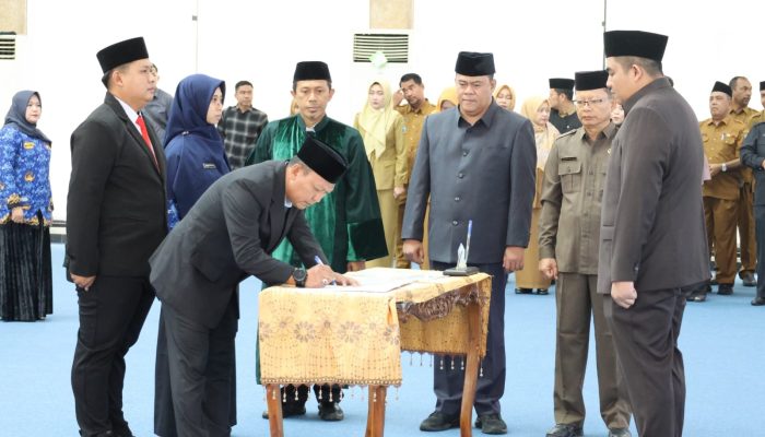 Bupati Roby Lantik 20 Pejabat di Bintan