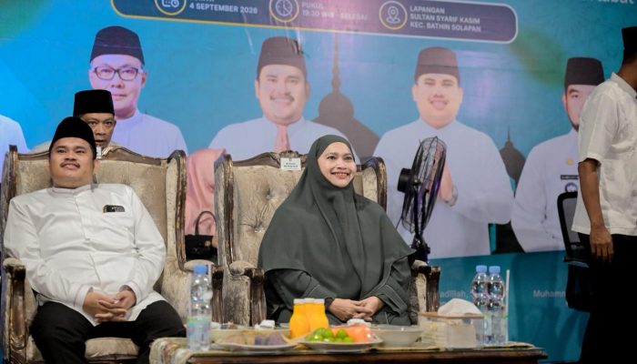 Bupati Kasmarni Ajak Warga Jadikan Maulid Nabi Momentum Perbaiki Akhlak dan Perkuat Sinergi Masyarakat