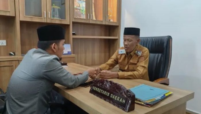 BAZNAS Lingga Terima Zakat Sekda Armia, Dukung 5 Program Unggulan