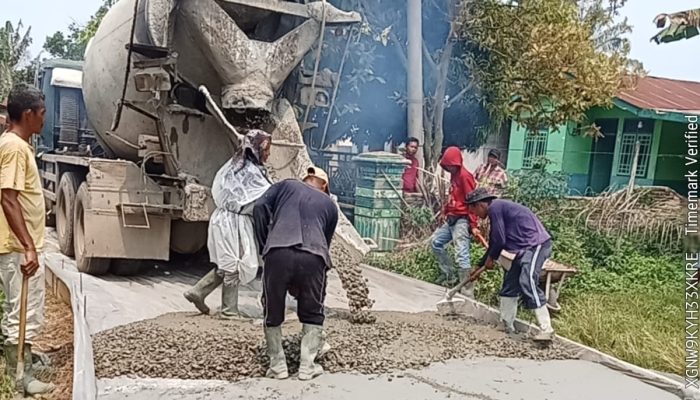 Pembangunan Jalan Cor Dusun 1A Desa Suburan Berjalan Lancar, Warga Sampaikan Terima Kasih