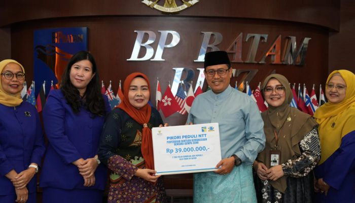 Wujud Kepedulian, PIKORI BP Batam Serahkan Donasi Kemanusiaan untuk NTT