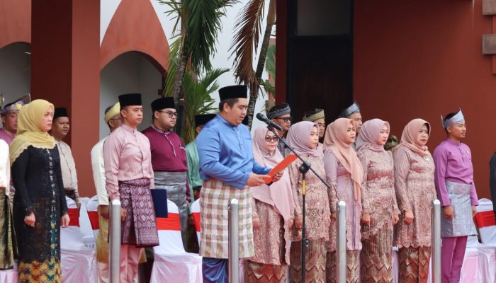 Jadi Inspektur Upacara, Bupati Roby Bacakan Capaian Gemilang Kepri di Usia 24 Tahun