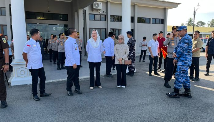 Ketua MPR RI Ahmad Muzani Tiba di Natuna, Bupati Cen Sui Lan Sambut Langsung