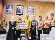 Wagub Nyanyang Serahkan Bantuan Pemprov Kepri Rp500 Juta untuk Gempa di Flores