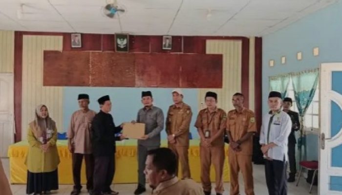 Baznas dan Pemkab Lingga Salurkan Bantuan di Senayang