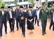 Upacara Hari Kesaktian Pancasila, Wali Kota Amsakar Serahkan SK Purnatugas