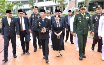 Upacara Hari Kesaktian Pancasila, Wali Kota Amsakar Serahkan SK Purnatugas