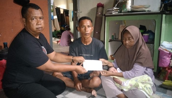 Ringankan Beban Warga, BAZNAS Lingga Salurkan Bantuan Kesehatan ke Desa Tajur Biru