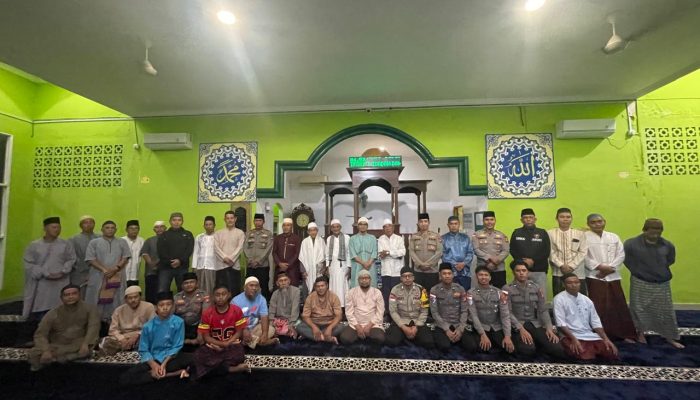 Polres Natuna Gelar Salat Subuh Keliling, Eratkan Silaturahmi dengan Masyarakat