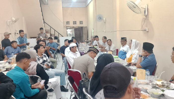 Suasana Santai Bersama Bupati Natuna, Wartawan Berbagi Pandangan Seputar Pembangunan